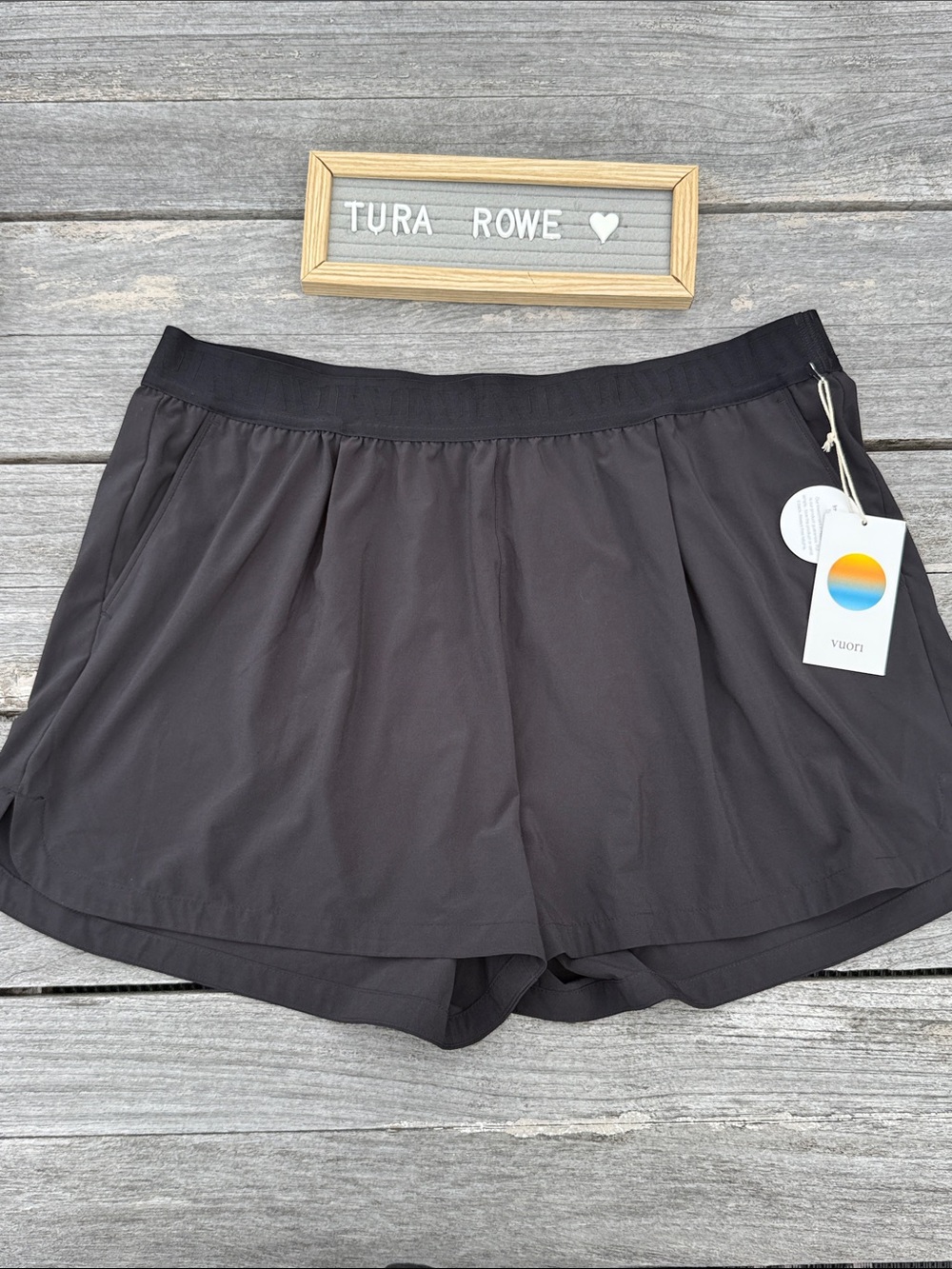 Vuori Villa Sport Short Black Women's Extra Large NWT 🖤✨